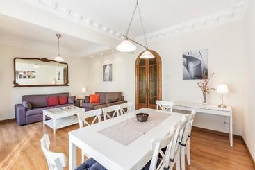 Отель Weflating Passeig de Gracia