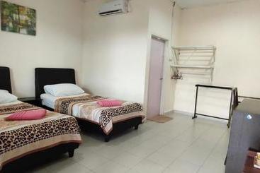 مُتل Huda Inn