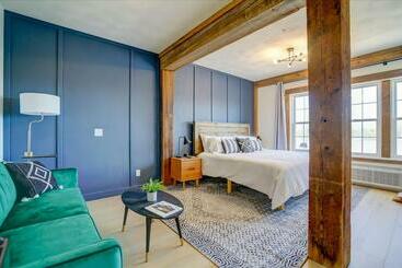 הוסטל 206 King Suite