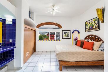 هتل آپارتمان Boutique Hotel & Suites Hacienda Lord Twigg