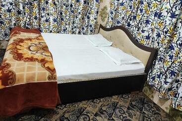 Pensão Fabulous G House, Dal Lake