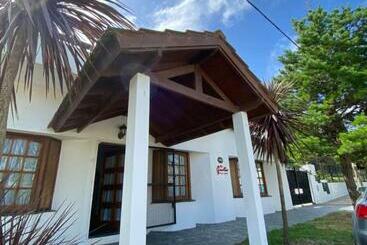 هاستل Las Grullas