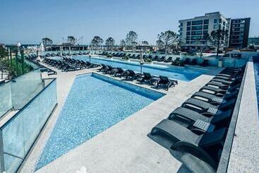 Nereide Apartament   Complex Infinity Pool