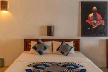 מלון דירות Chill River Villa   Villa With Scenic River Views