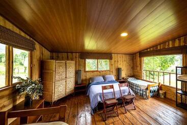 Leguaro Refugio De Colibríes