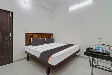 酒店 Oyo Flagship 81127 Chaudhary Guest House Restaurant