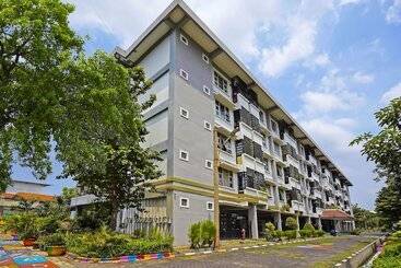 ホテル Spot On 92474 Penginapan Rusunawa Ii