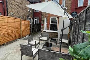 膳宿费 Woodgreen House