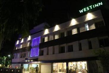 호텔 West Inn