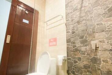 הוסטל Room Ijen Dormitory & Tours