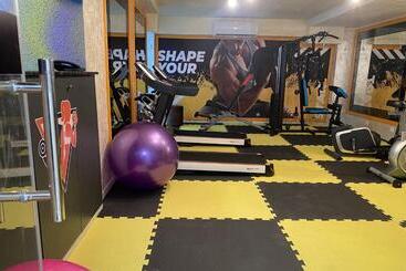 ホテル Essam Deluxe