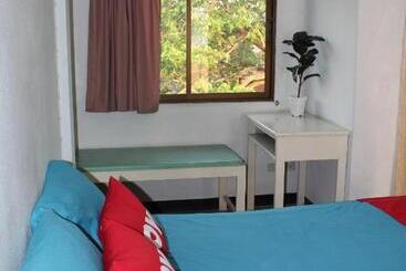 Отель Oyo 75420 Howto