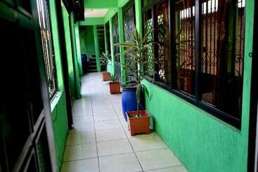 هاستل Casa El Roble