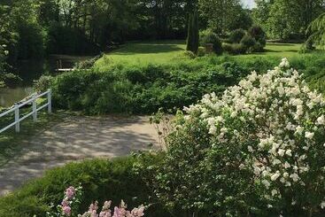 ベッドアンドブレックファースト La Sucrerie