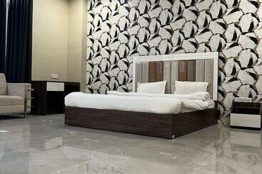 בית מלון כפרי Emperor Paradise