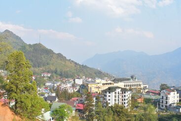 هتل Nini Homestay Sapa