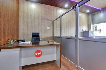 ホテル Oyo Flagship 81077 Madhuraj Banquet And Lawn