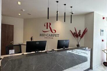 هتل آپارتمان Red Carpet Suites