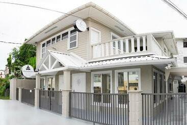 هاستل Lace Bed & Breakfast