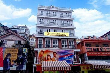 ホテル Cliffton Royals