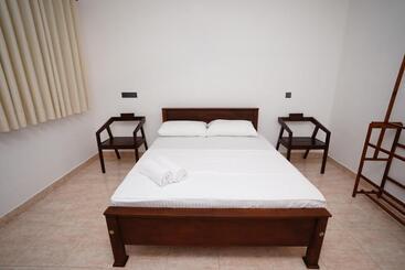 بنسيون River Inn   Fort