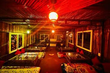 הוסטל Qotel Tapovan Rishikesh