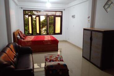 مبيت وإفطار Suba S Home Stay