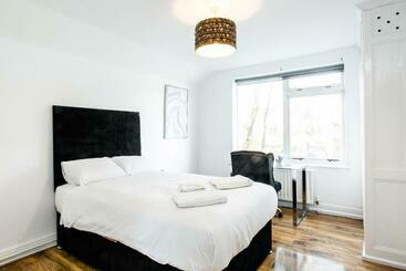 מלון כמוסות Smart Stay