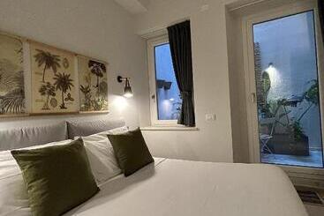 住宿加早餐  Almarì