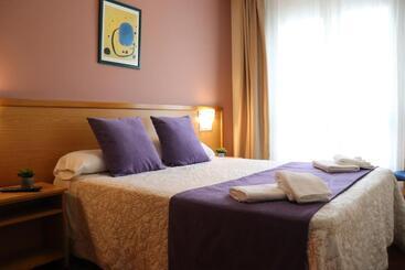 ペンション Pensión Rúa