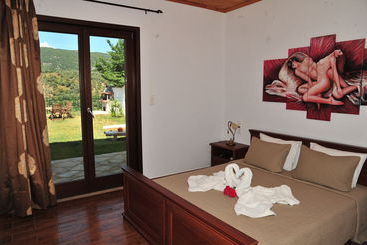 Four Seasons Villas