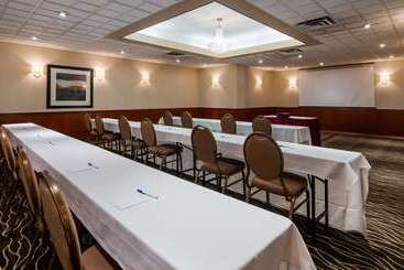 Отель Best Western Plus The Arden Park