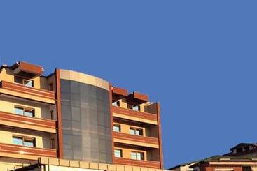 هتل Centro Biznis 92