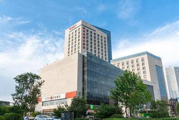هتل Ramada By Wyndham Zhengzhou East