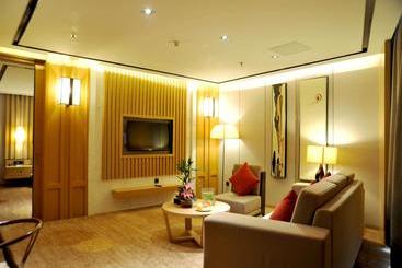 هتل Ramada By Wyndham Zhengzhou East
