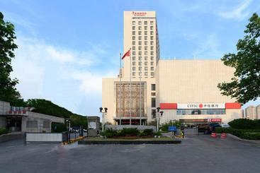 هتل Ramada By Wyndham Zhengzhou East