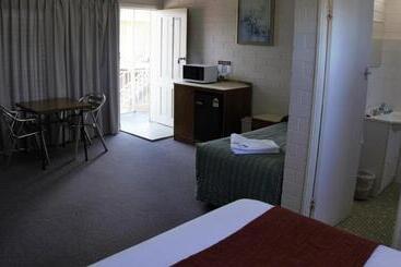 בית מלון כפרי Huskisson Bayside Resort