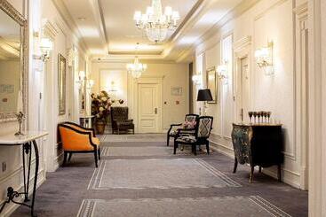 酒店 Sapphire City