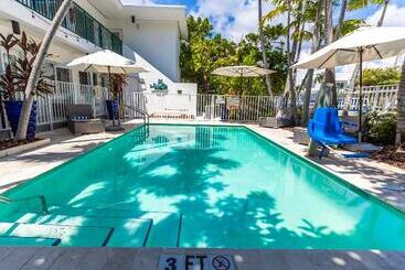 فندق Seaside All Suites