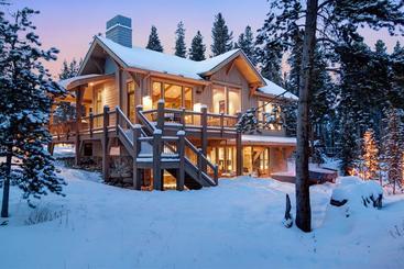 هتل Sunrise Ski Haus