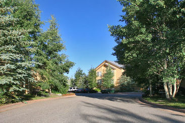هتل Swan Mountain Resort