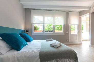 Отель Weflating Suites Sant Antoni Market