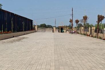 فندق 7 Vachan Lawns And Banquet