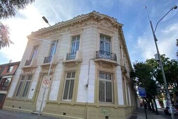 هتل Casa Marina Huérfanos