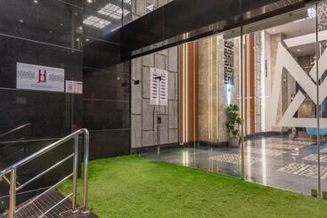 فندق Manazel Al Zaireen