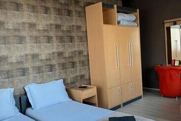 هتل آپارتمان In Club