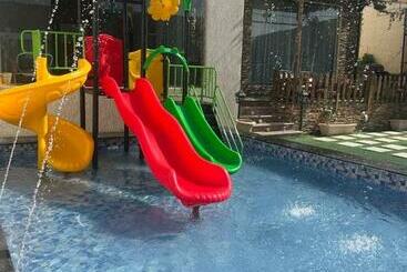 استراحتگاه شالية قاردن لايت