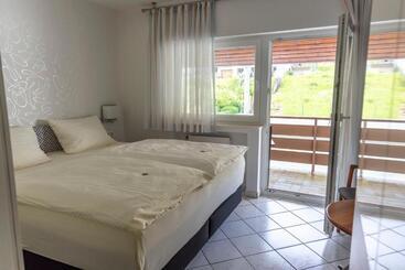 فندق صغير Weinhaus Henerichs