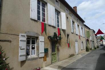 مبيت وإفطار Art Maison