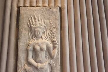 Glow Park Hotel Grand Royal Palace